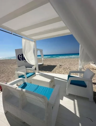 شاليهات فاخرة على البحر في جلي