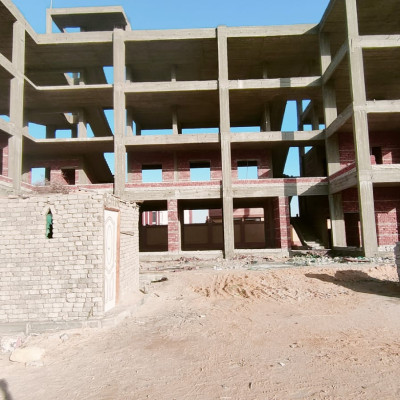 اعمال البناء في النخيل مول