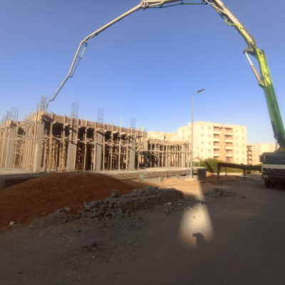 اعمال البناء وصب سقف الارضي في دلة مول