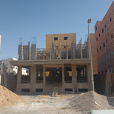 بدء اعمال النجارة في سقف الدور الاول قطعه 123 بالمنطقه التانيه