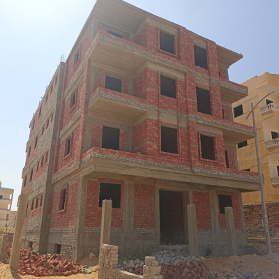 تم الانتهاء من مباني الدور الثالث قطعه 900 شمال المدينه