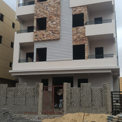 تم الانتهاء من السور الامامي في قطعه 50 شمال شرق