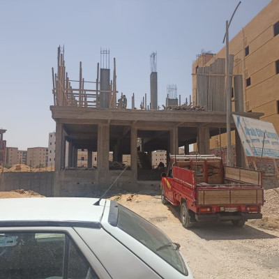 بدايه اعمال النجاره المسلحه لسقف الدور الاول في قطعه 900 بشمال المدينه