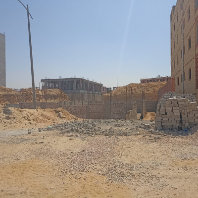 أعمال المباني بالقطعة 763 شمال المدينة وجارى الانتهاء من باقي الأعمال